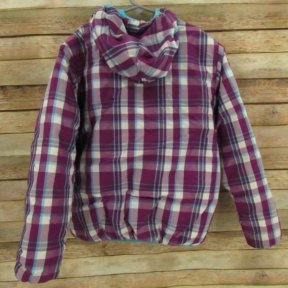 The North Face 550 Girl's Reversible Hooded Jacket - Picture 9 of 16